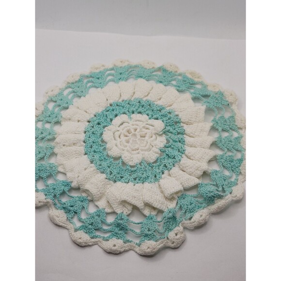 Hand Crocheted Doily Table mat Candle mat Glacier Ice White 8.5" Handmade - Picture 6 of 7